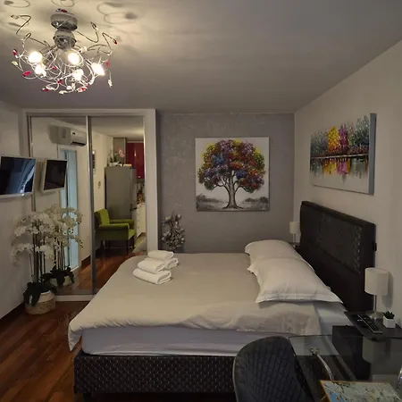 Tomadi Apartment