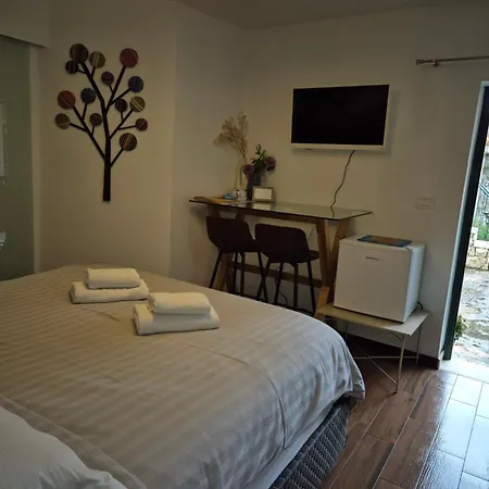 Apartment Tomadi *