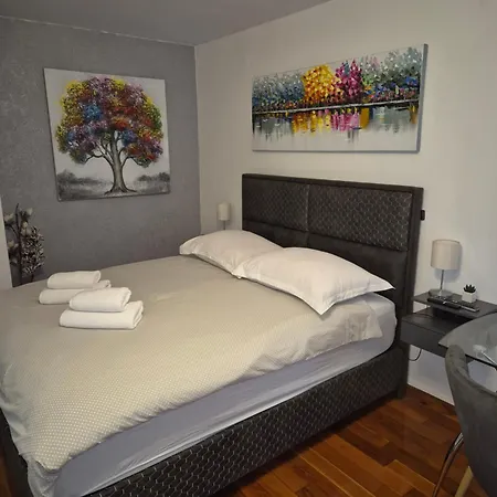 Tomadi Apartment